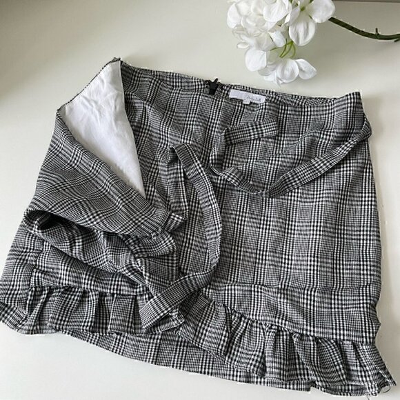 Checkered Gingham Wrap Mini Skirt - Picture 4 of 8